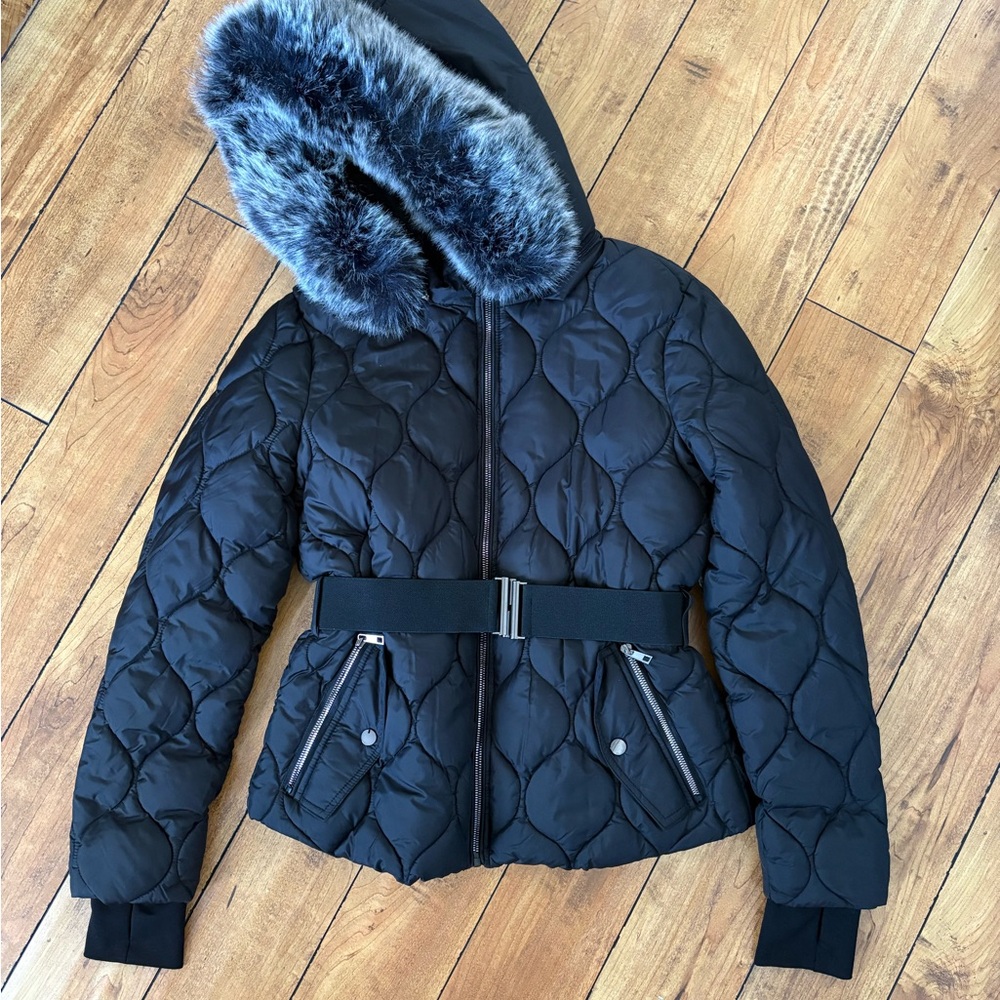 Elegant Black Quilted Jacket with Faux Fur Trim